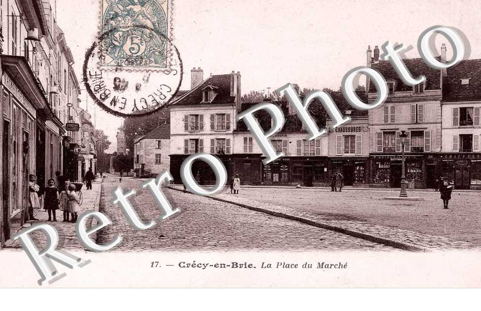 EN BRIE La place du marche