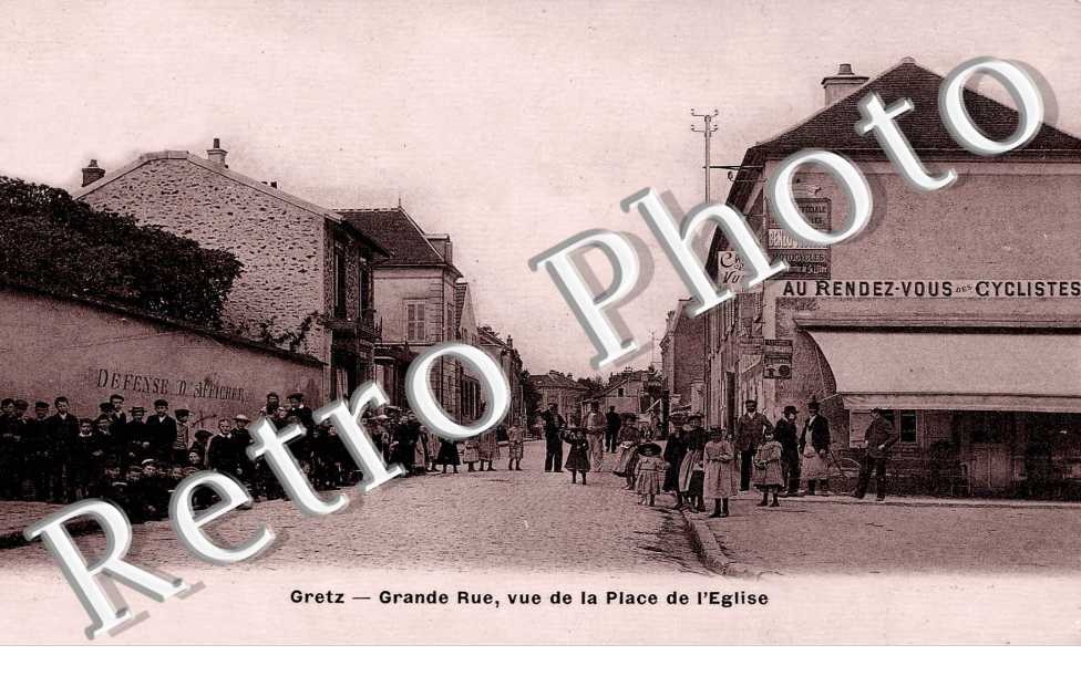 Grande rue, vue de la place de l&#039;eglise