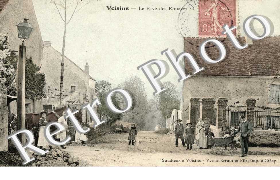 VOISINS  -  Le pave des Rouazes 
