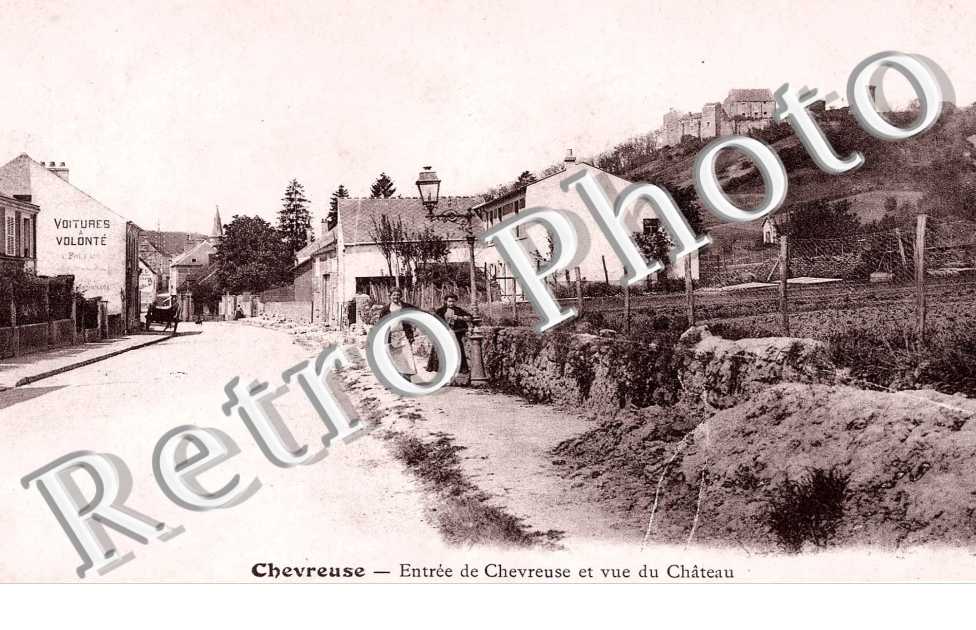 entree de Chevreuse et vue du chateau