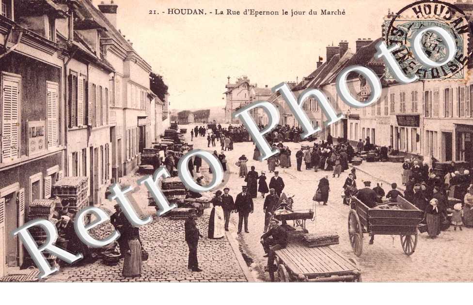 la rue d&#039;Epernon le jour du marche
