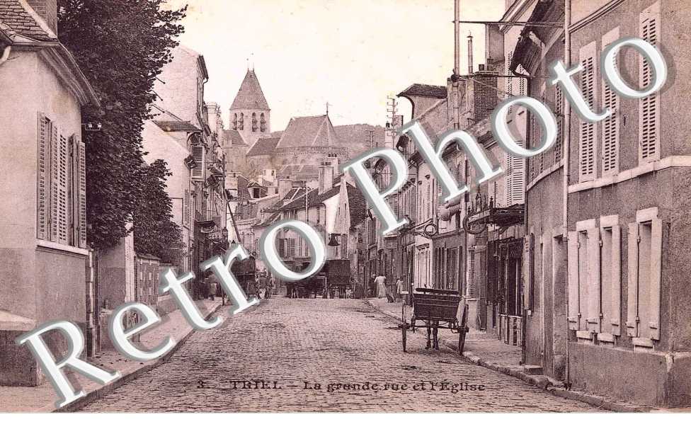 La grande rue et l&#039;eglise