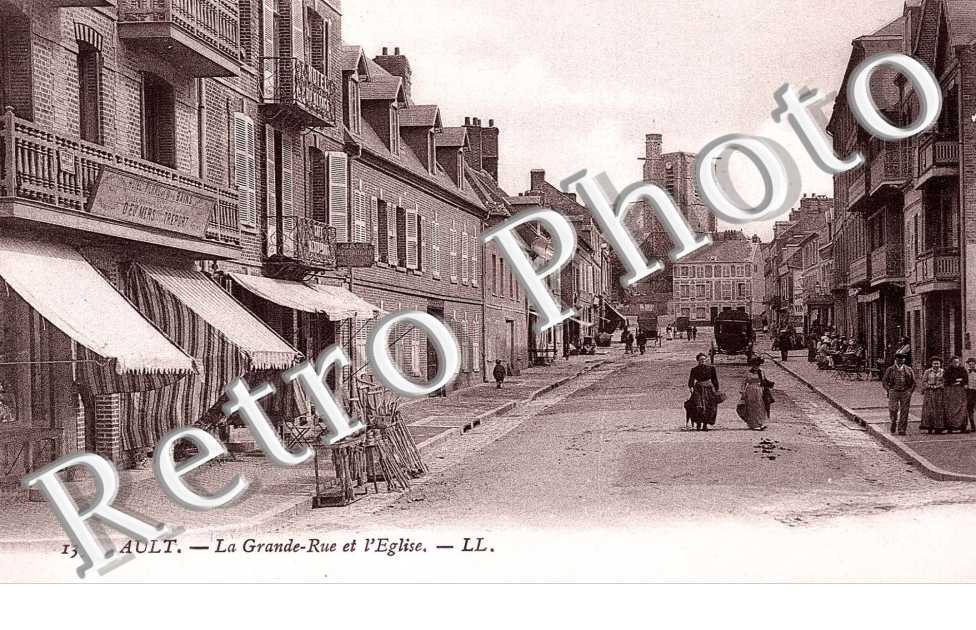 LA GRANDE RUE ET L&#039;EGLISE