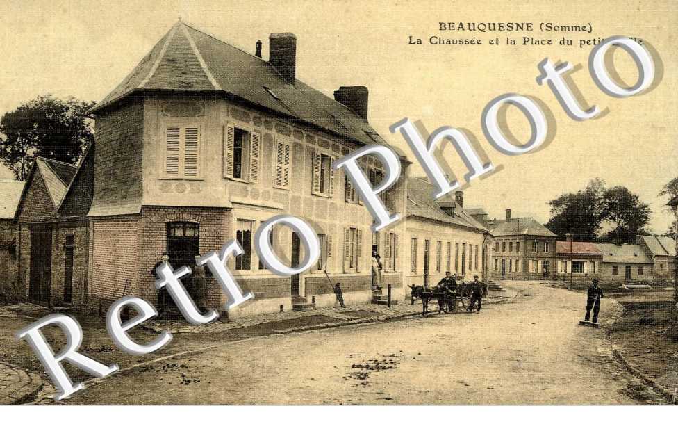 La chaussee et la place du petit Boële