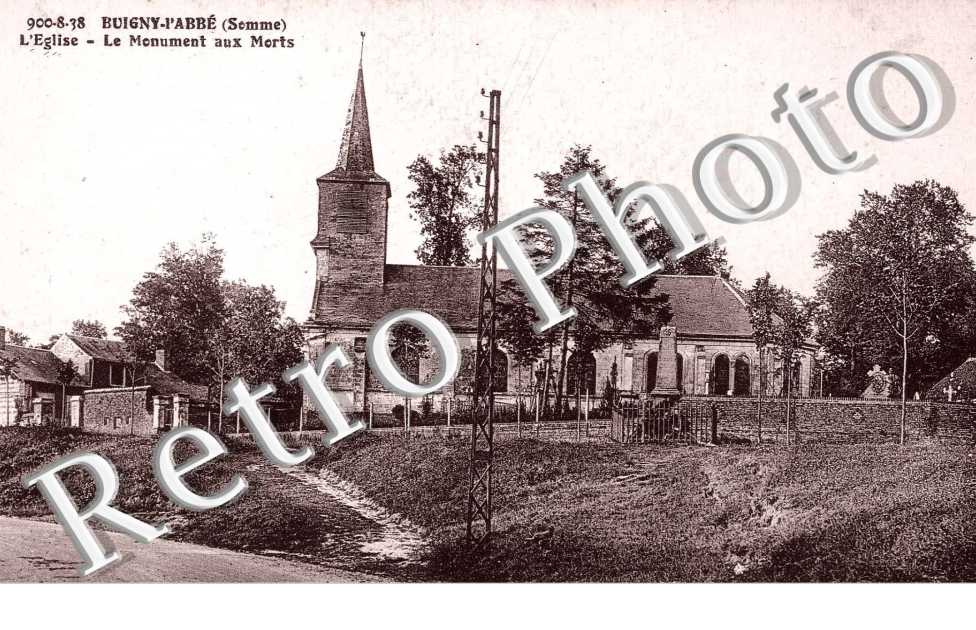 L&#039;Eglise et le Monument aux Morts
