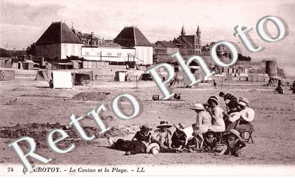  LE CASINO ET LE PLAGE