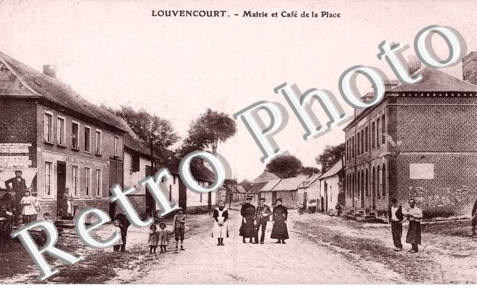 Mairie et Cafe de la Place
