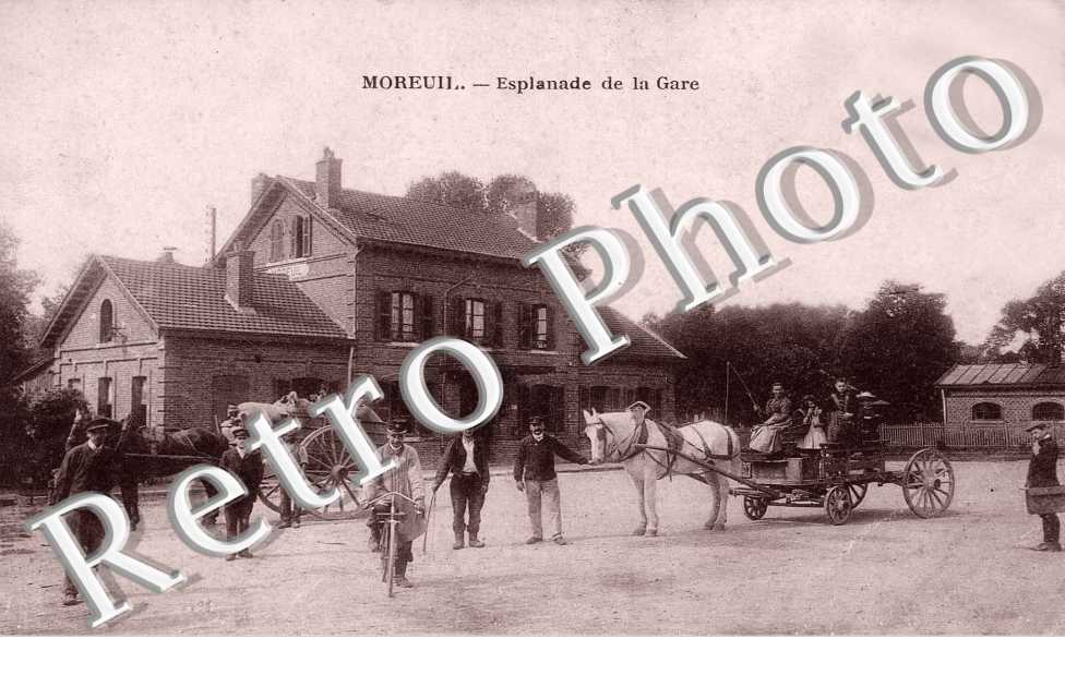 Espalnade de la gare - attelage de cheval