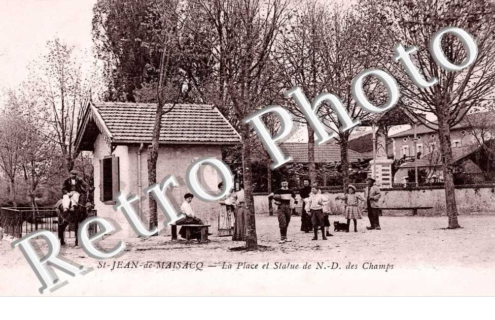la place et statue de N.-D des Champs