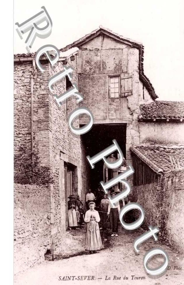 LA RUE DU TOURON