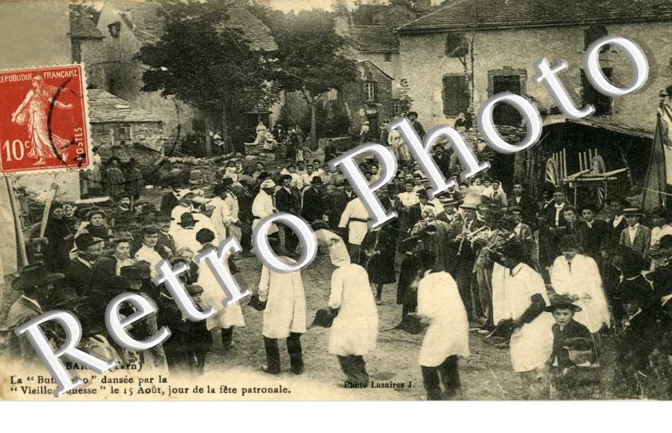 La " Buffetieiro " dansee par la vieille jeunesse le 15 aout
