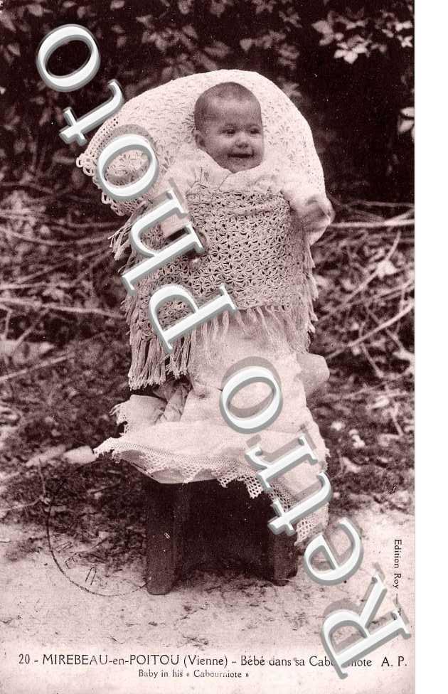 Bebe dans sa carbourniote
