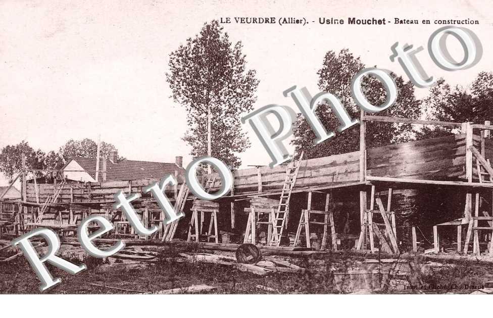 Usine Mouchet - bateau en construction