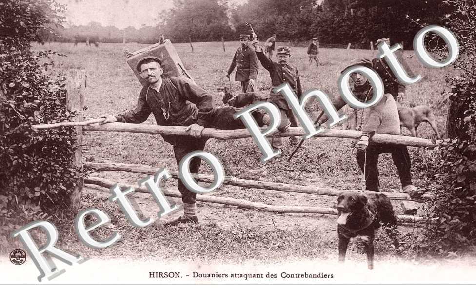 douaniers attaquant des contrebandiers