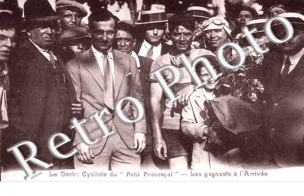 Le Derby Cycliste du ''Petit Provencal'', les gagnants a l'Arrivee
