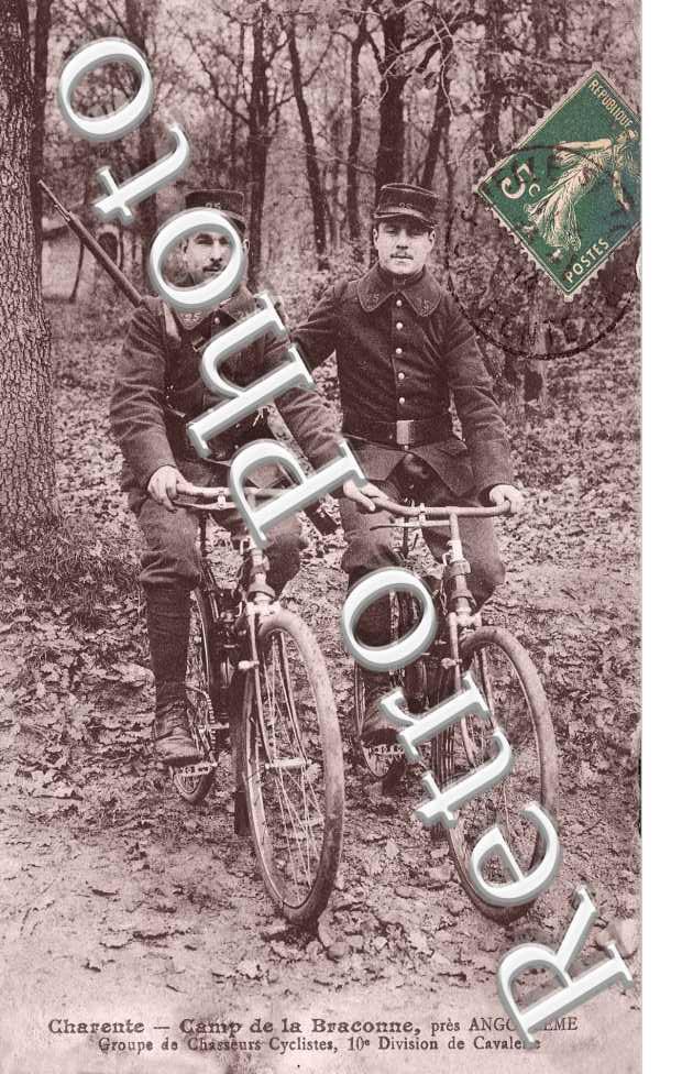 Camp de la Braconne,groupe de chasseurs cyclistes