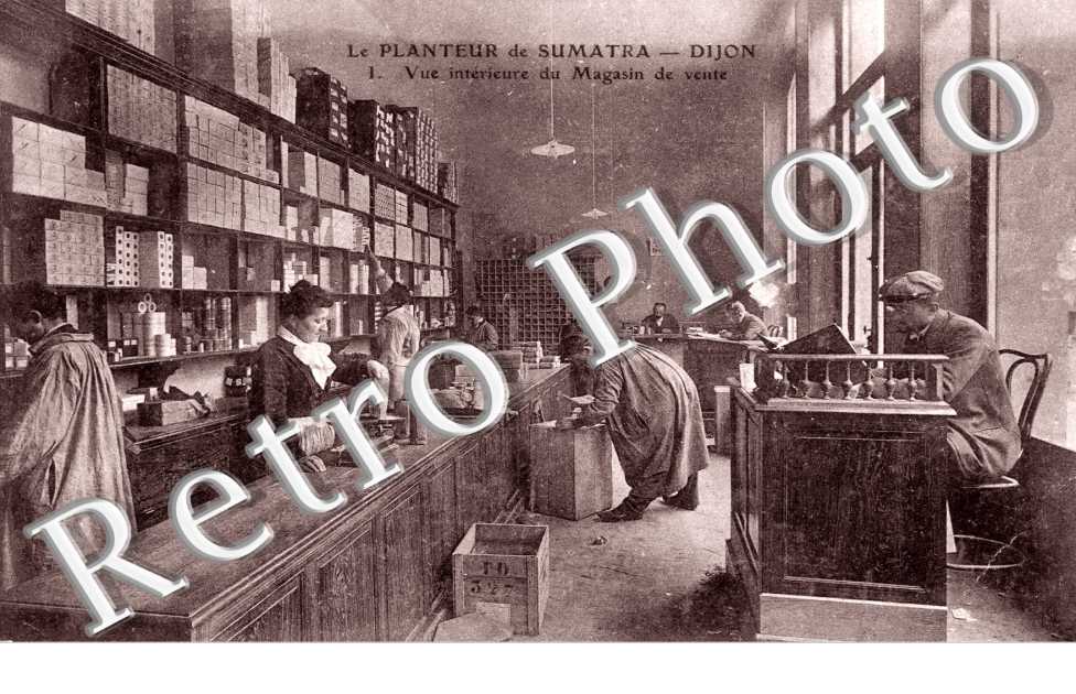le planteur de Sumatra - vue interieure du magasin de vente ( 30 du boulevard de Brosses)