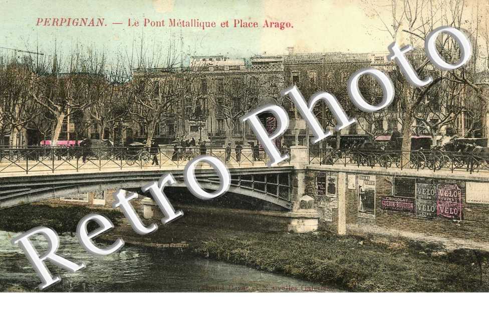 Le pont metallique et Place Arago