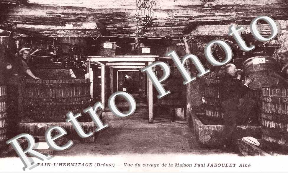 vue du cuvage de la maison Paul Jaboulet aine