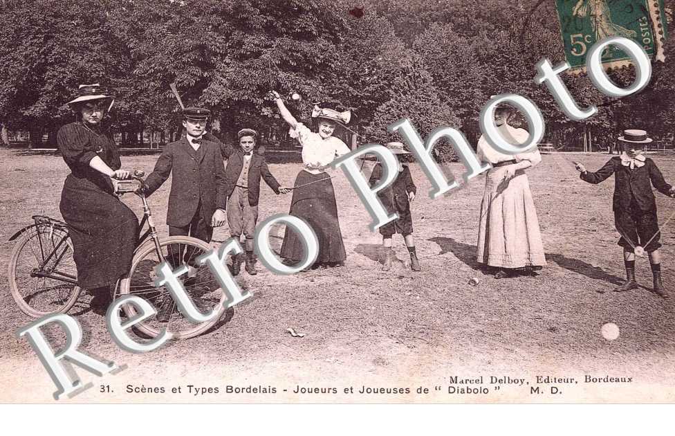 joueurs et joueuses de "diabolo"