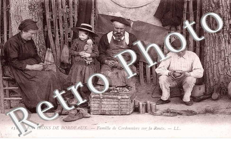 famille de cordonniers sur la route