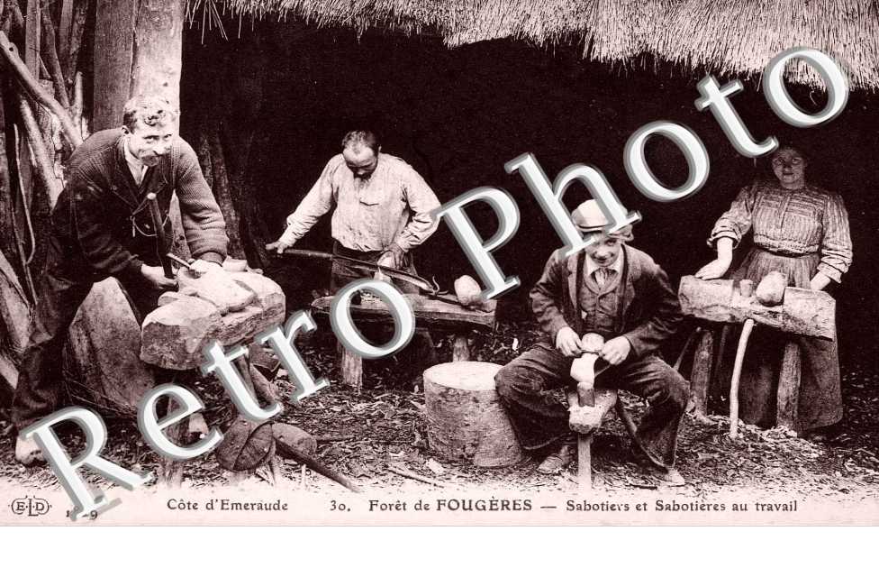 foret de Fougeres, sabotiers et sabotieres au travail
