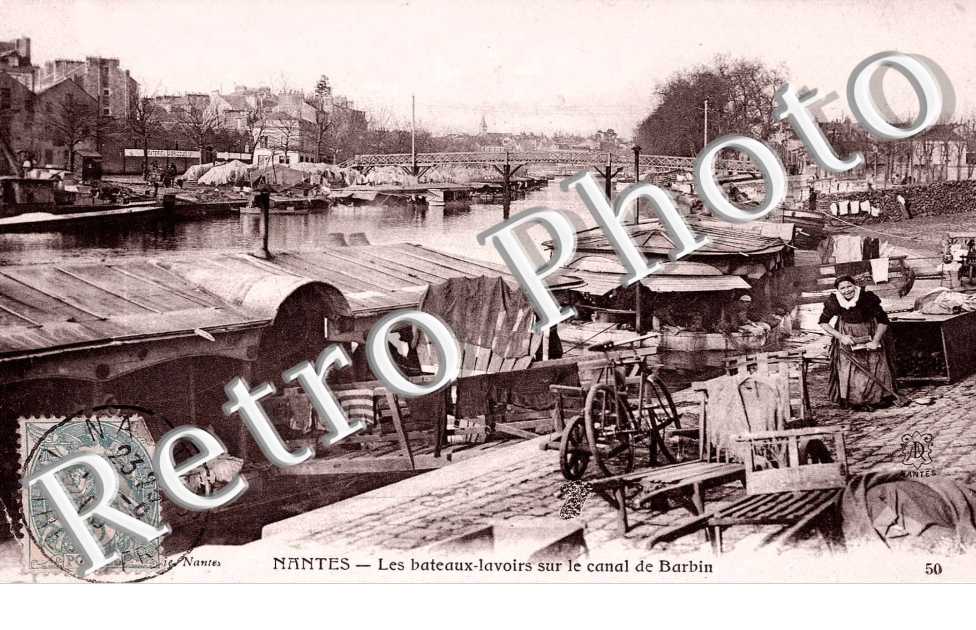 les bateaux lavoir sur le canal de barbin