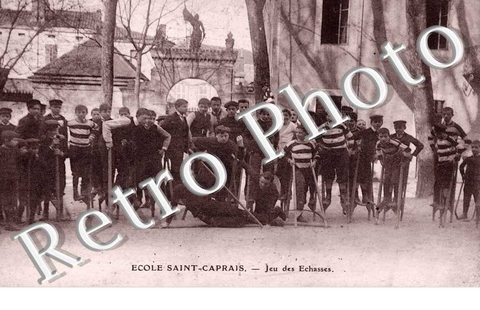 Ecole Saint Caprais JEU DES ECHASSES