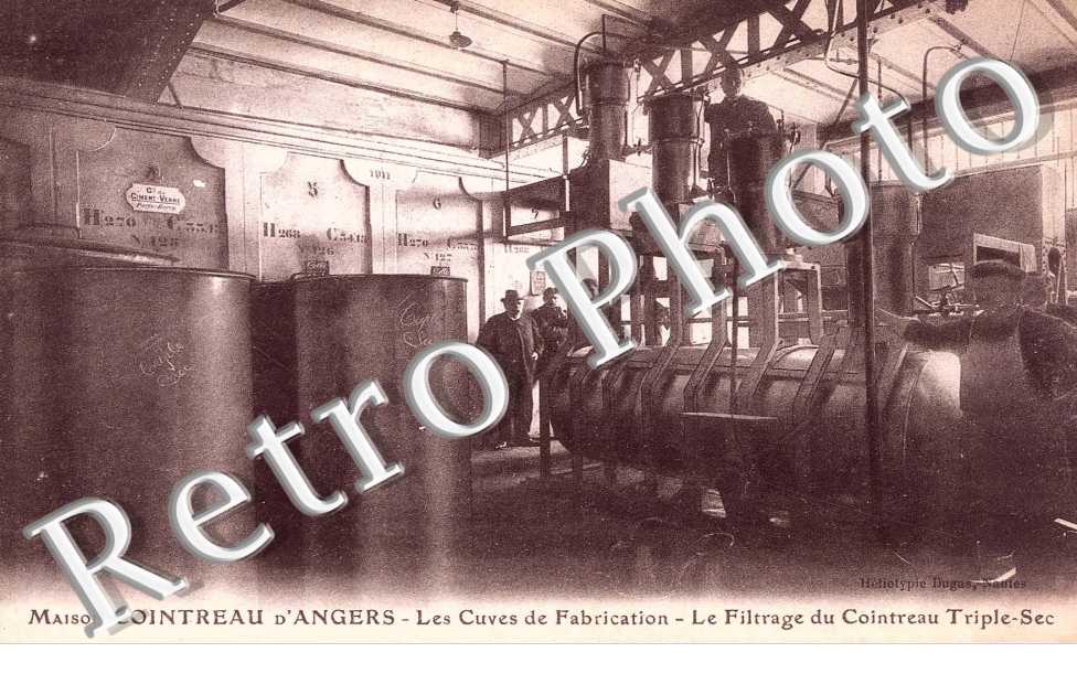 maison cointreau d'angers, les cuves de fabrication, le filtrage du cointreau triple sec