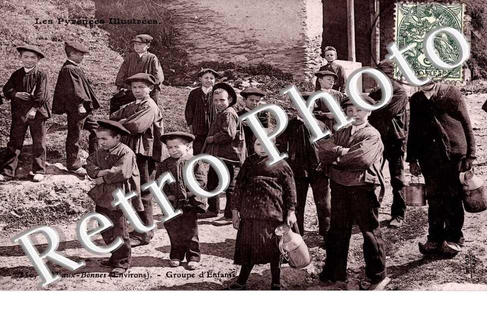 GROUPE D'ENFANTS 