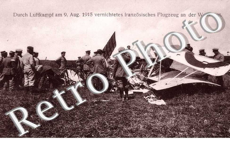 durch luftkampf am 9. Aug 1915 vernichtetes franzosisches Flugzeug an der Westfront
