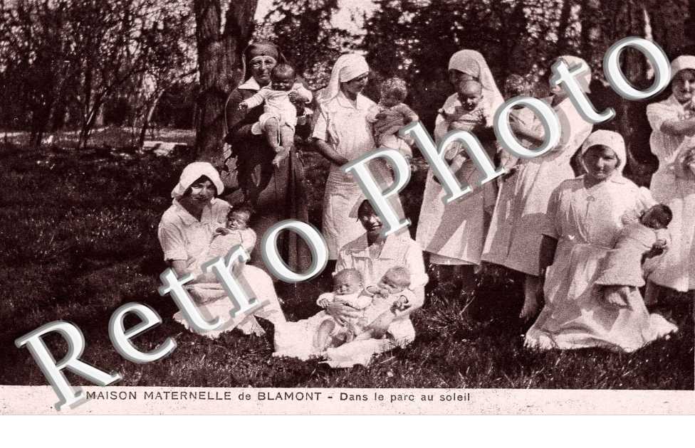 Maison maternelle - Dnas le parc du Soleil