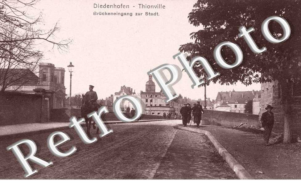 BRUCKENEINGANG ZUR STADT
