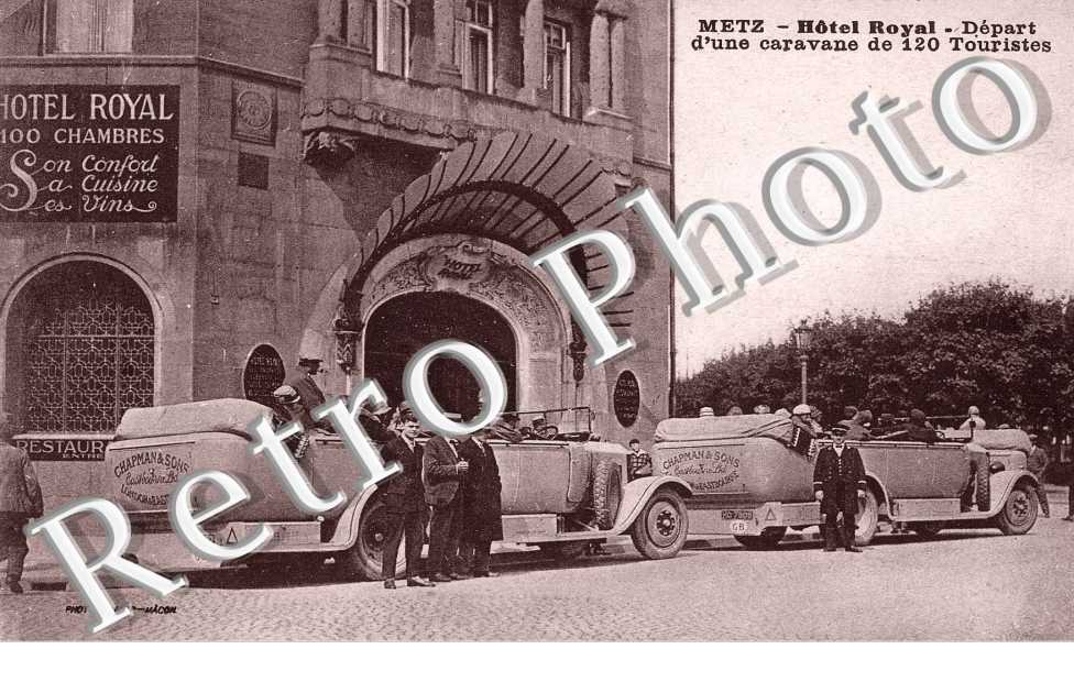 Hotel Royal, Depart d&#039;une caravane de 120 touristes