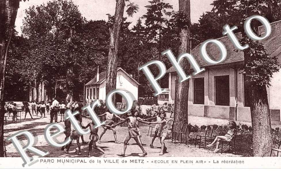 Parc Municipal - Ecole en Plein Air - la Recreation