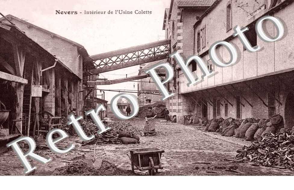 Interieur de l'usine Colette