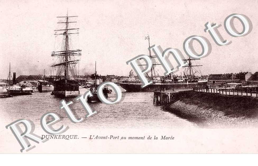 L&#039;AVANT PORT AU MOMENT DE LA MAREE