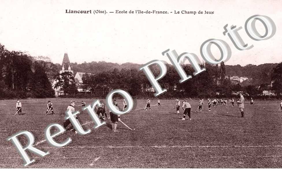 Ecole de l'Ile de France - le champ de jeux - sport - Hockey sur gazon