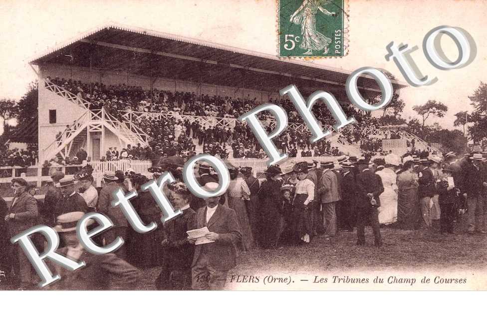 les tribunes du champ de course