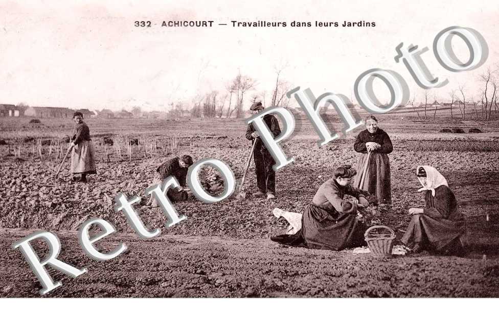 travailleurs dans leurs jardins