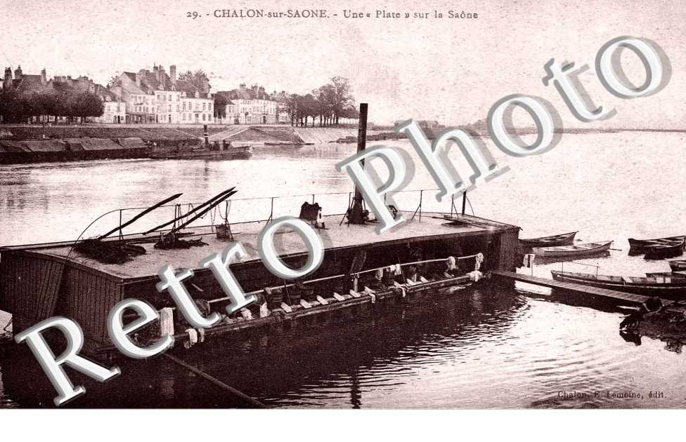 UNE PLATE SUR LA SAONE