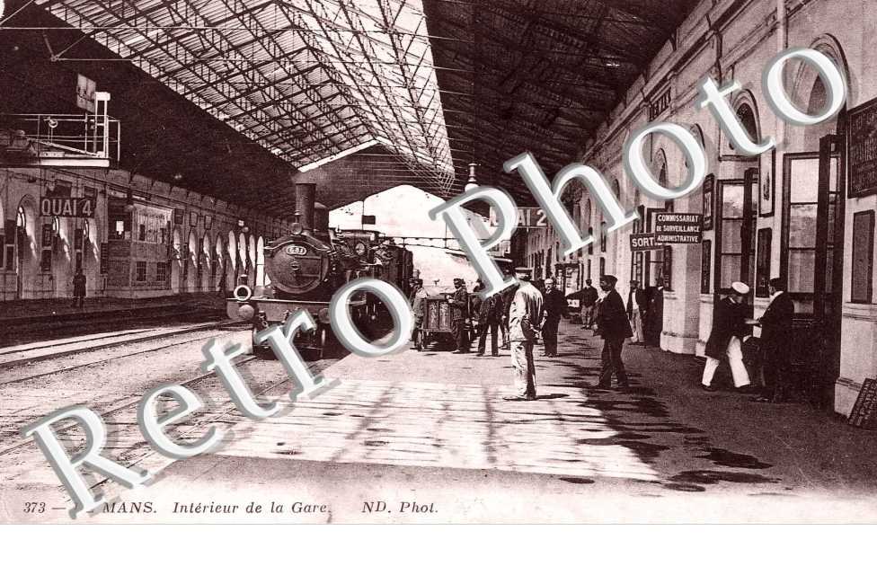 Interieur de la gare - locomotive
