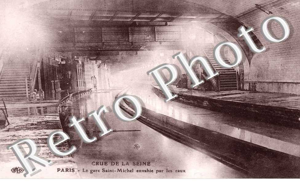 la Gare saint Michel envahie par les eaux