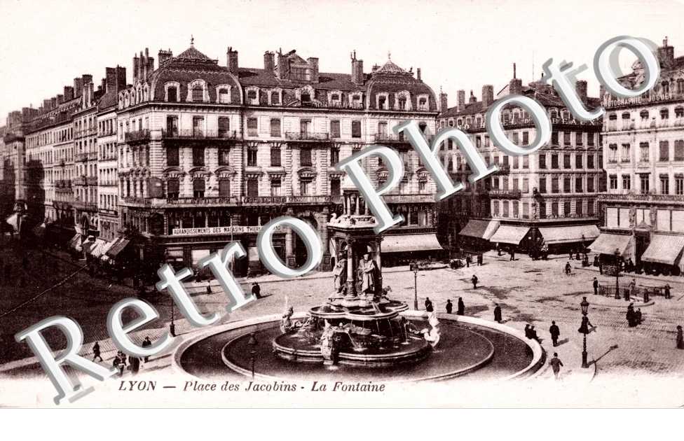 PLACE DES JACOBINS La Fontaine