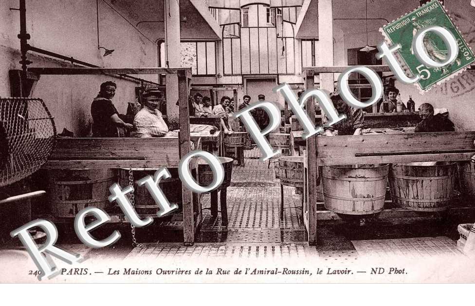 les maisons ouvrieres de la rue de l&#039;Amiral-Roussin, le lavoir