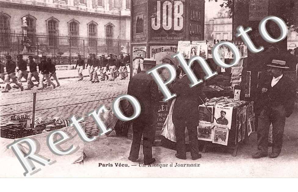 un kiosque a journeaux