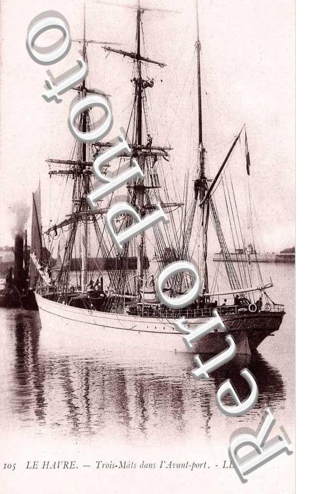 Trois-mats dans l&#039;avant-port (bateau)