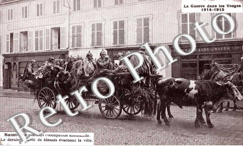 Le dernier convoi de blesses evacuant la ville