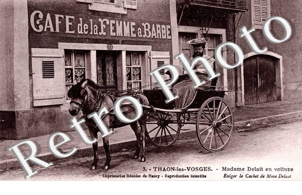 Madame Delait en voiture