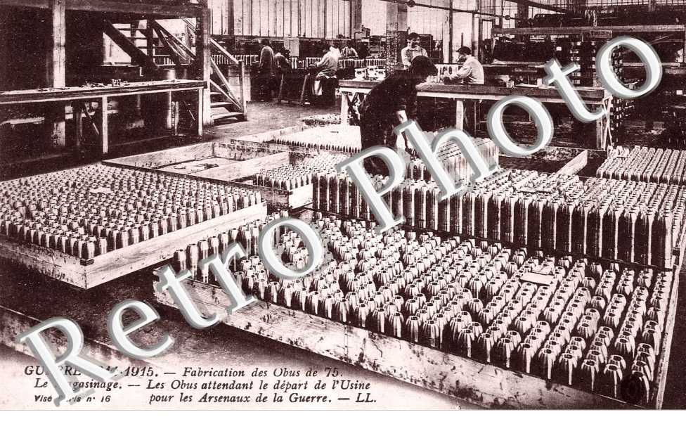 Guerre 1914-1918 Fabrication des obus de 75 - Le magasinage